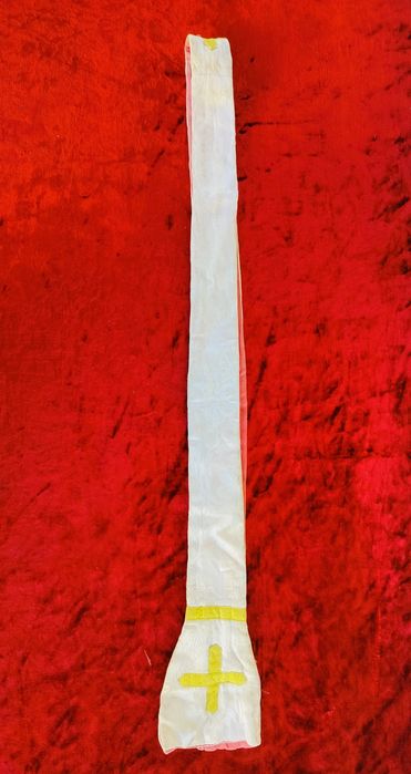 Stare zabytkowe stuły kapłańskie