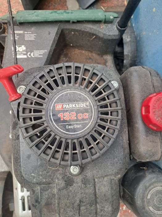 Corta relva a gasolina e aparadora