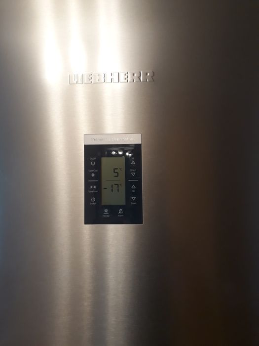 Холодильник Liebherr CBNPes 5156. Виготовлений в Австрії