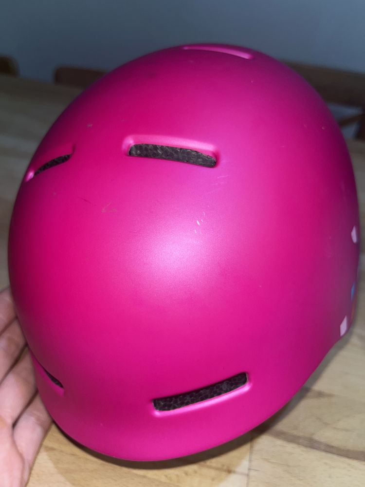 Kask narciarski dla dziewczynki ATOMIC, rozm. XS