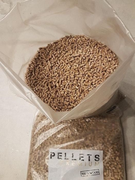 PELLET drzewny fi6mm pakowany w foliowe worki 15kg EASY OPEN transport
