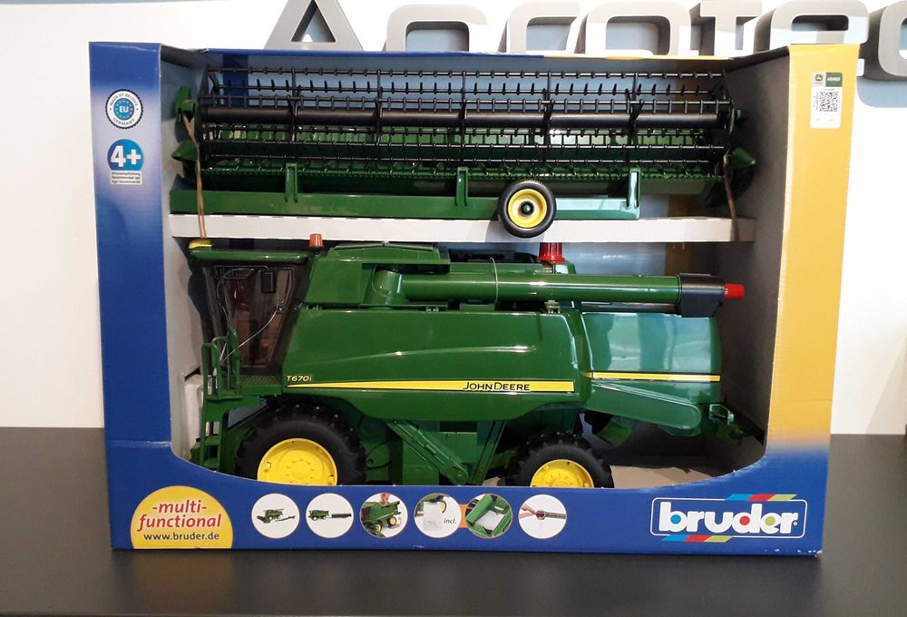 Bruder super zabawka kombajn John Deere skala 1:16