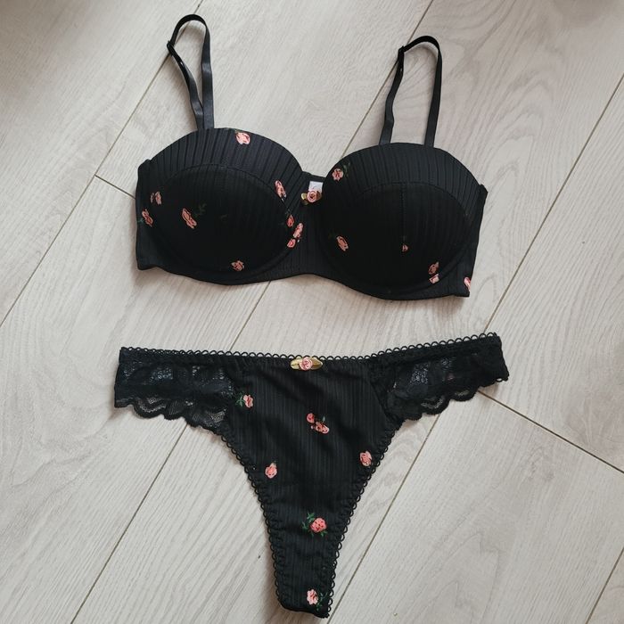 Nowy zestaw M 85B bielizna biustonosz stringi