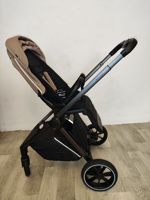 прогулянкова коляска Carrello Ultra