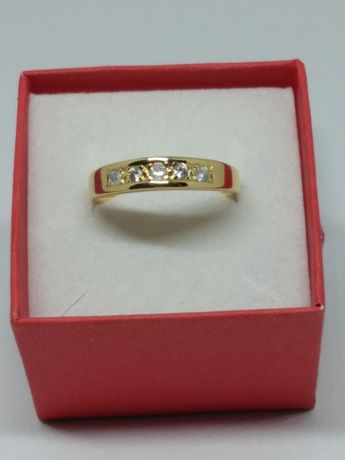 Złoty pierścionek z cyrkoniami, złoto 333