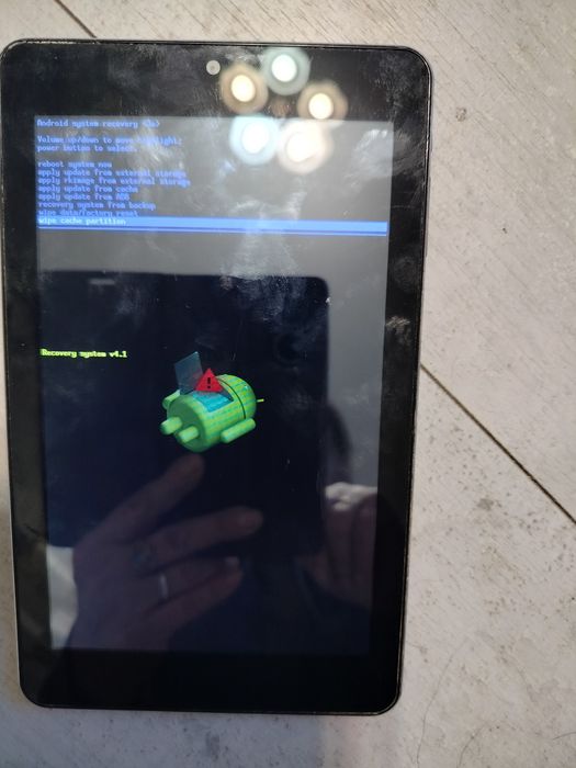 25 zł tablet bez ładowarki i karty pamieci