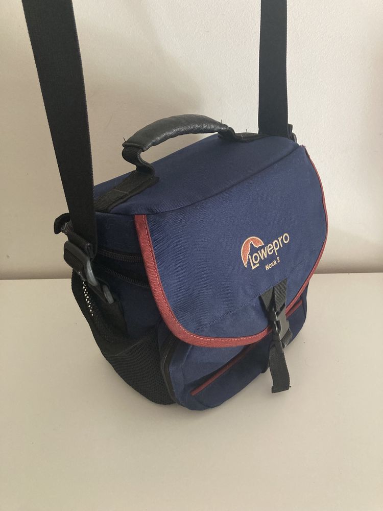 Bolsa Máquina Fotográfica Lowepro Nova 2