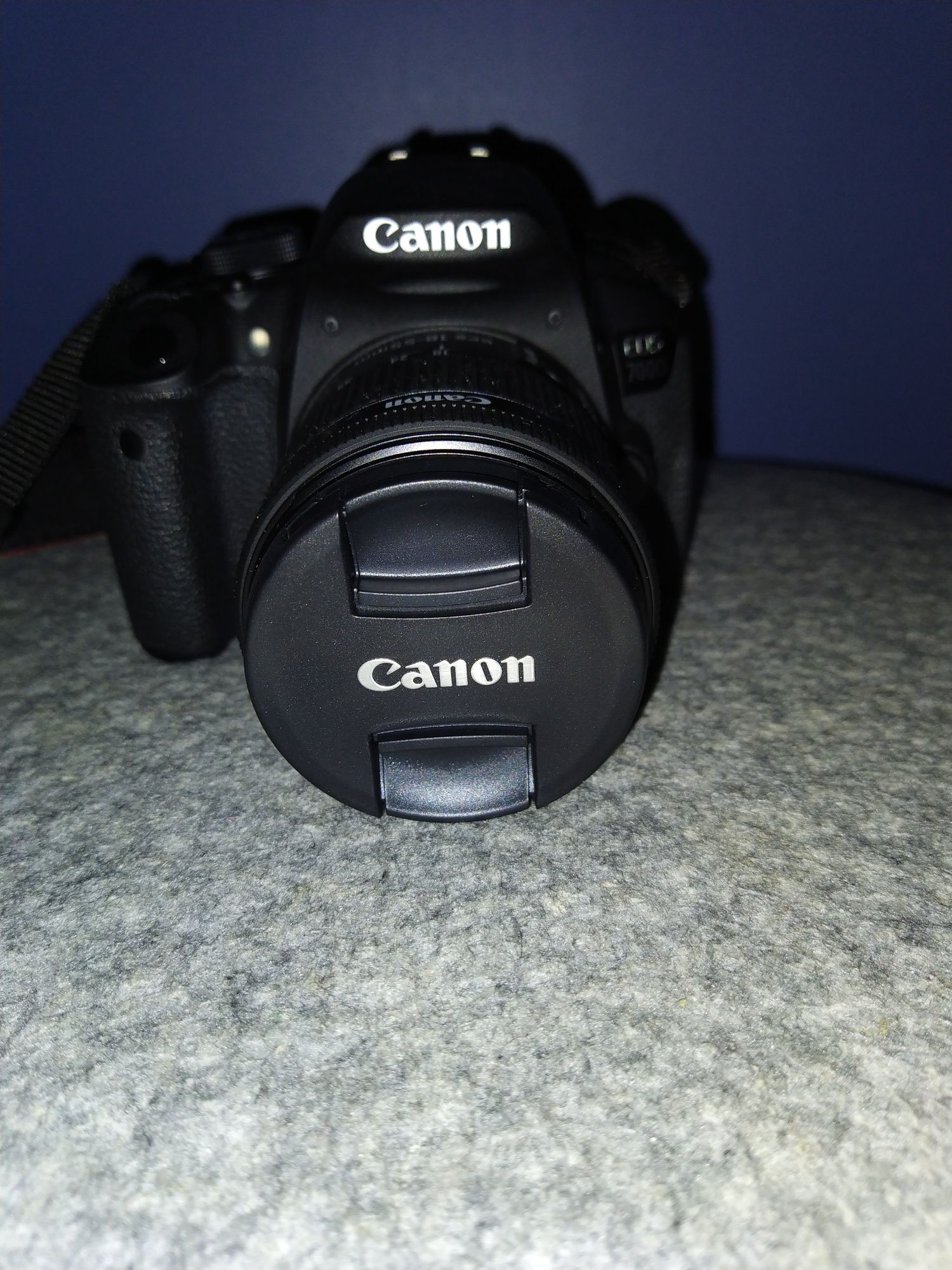 Canon EOS 700D kit (18-55mm) EF-S IS STM