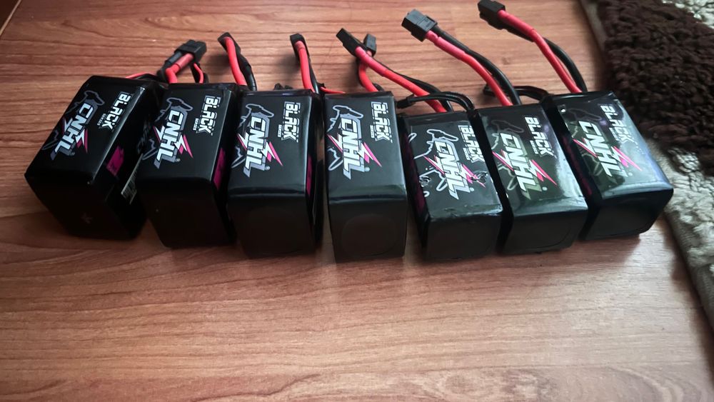 літій-полімерний (LiPo) акумулятор CNHL Black Series 1300mAh 6S-4S