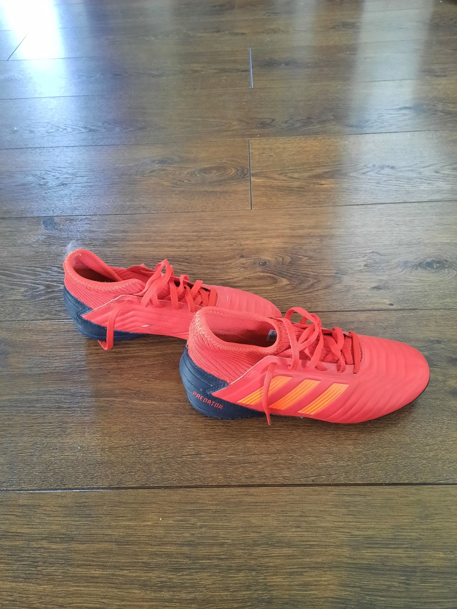 Buty adidas sportowe piłkarskie