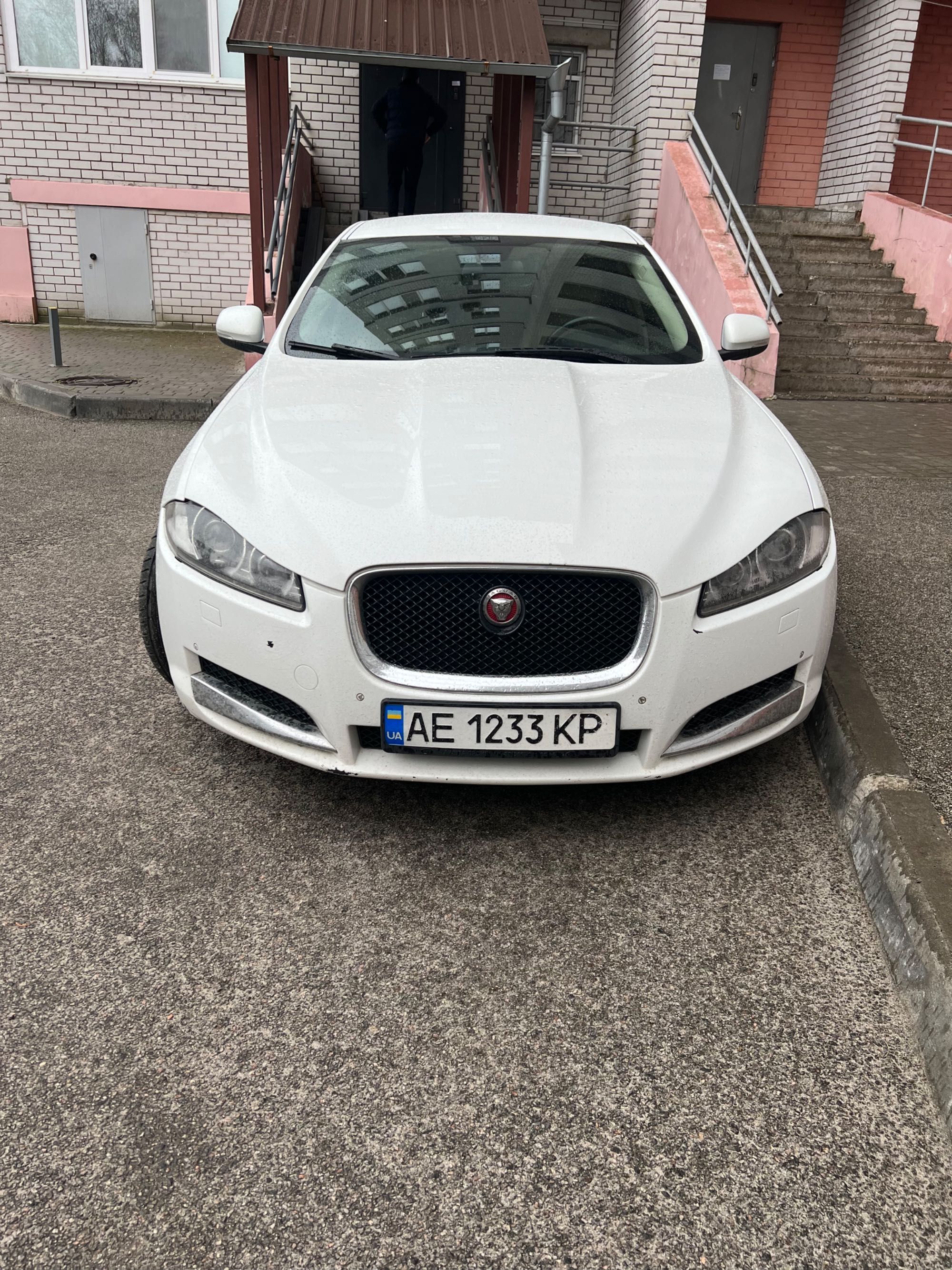 Автомобіль Jaguar xf 2 л 2015 г.в.