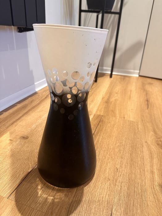 Ваза для квітів, чорна з білим