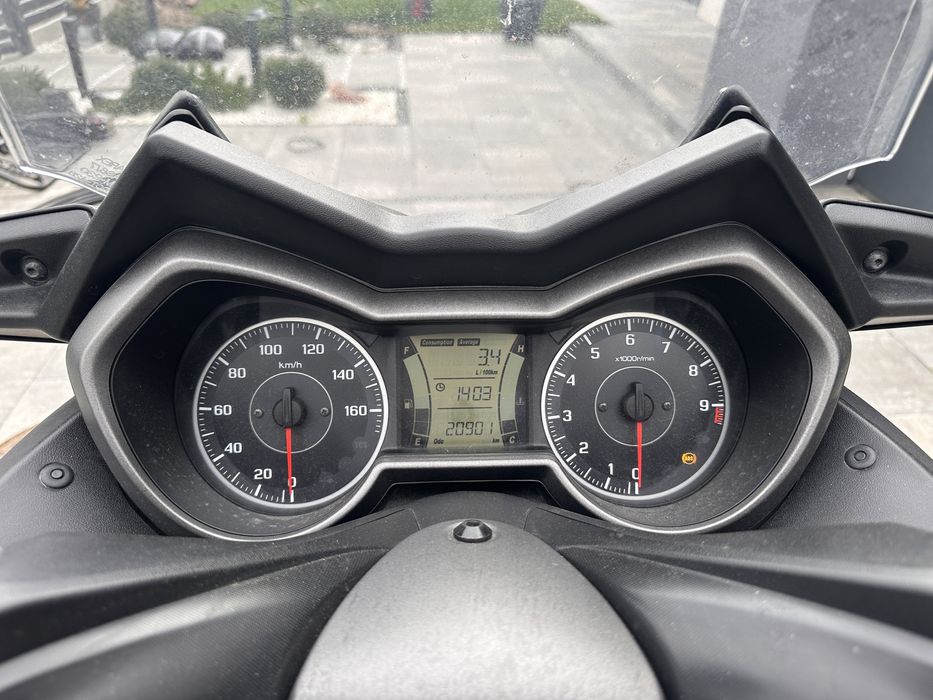 Yamaha xmax 300 salon pl akrapovic