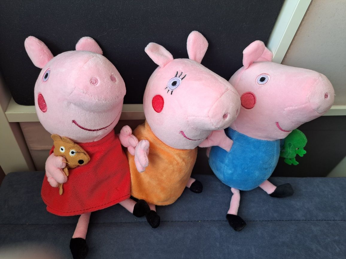 Świną Peppa z bratem i mamą