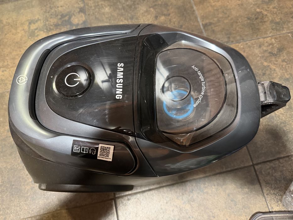 Пилосос Samsung  VC07M31C0HG/UK  стан нового