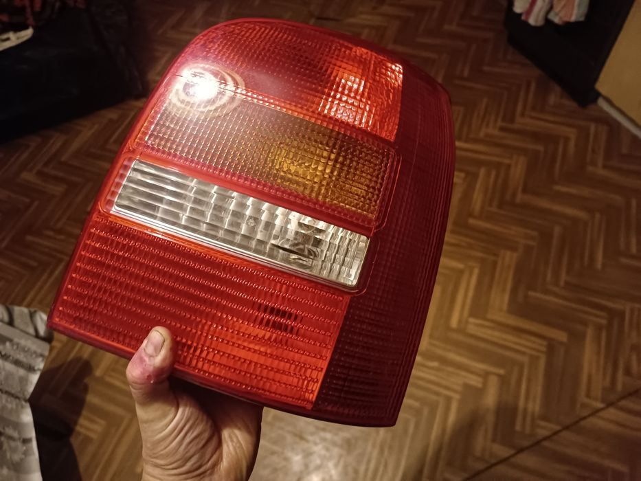 Audi a4 b5 lampa prawa tył tylnia kombi