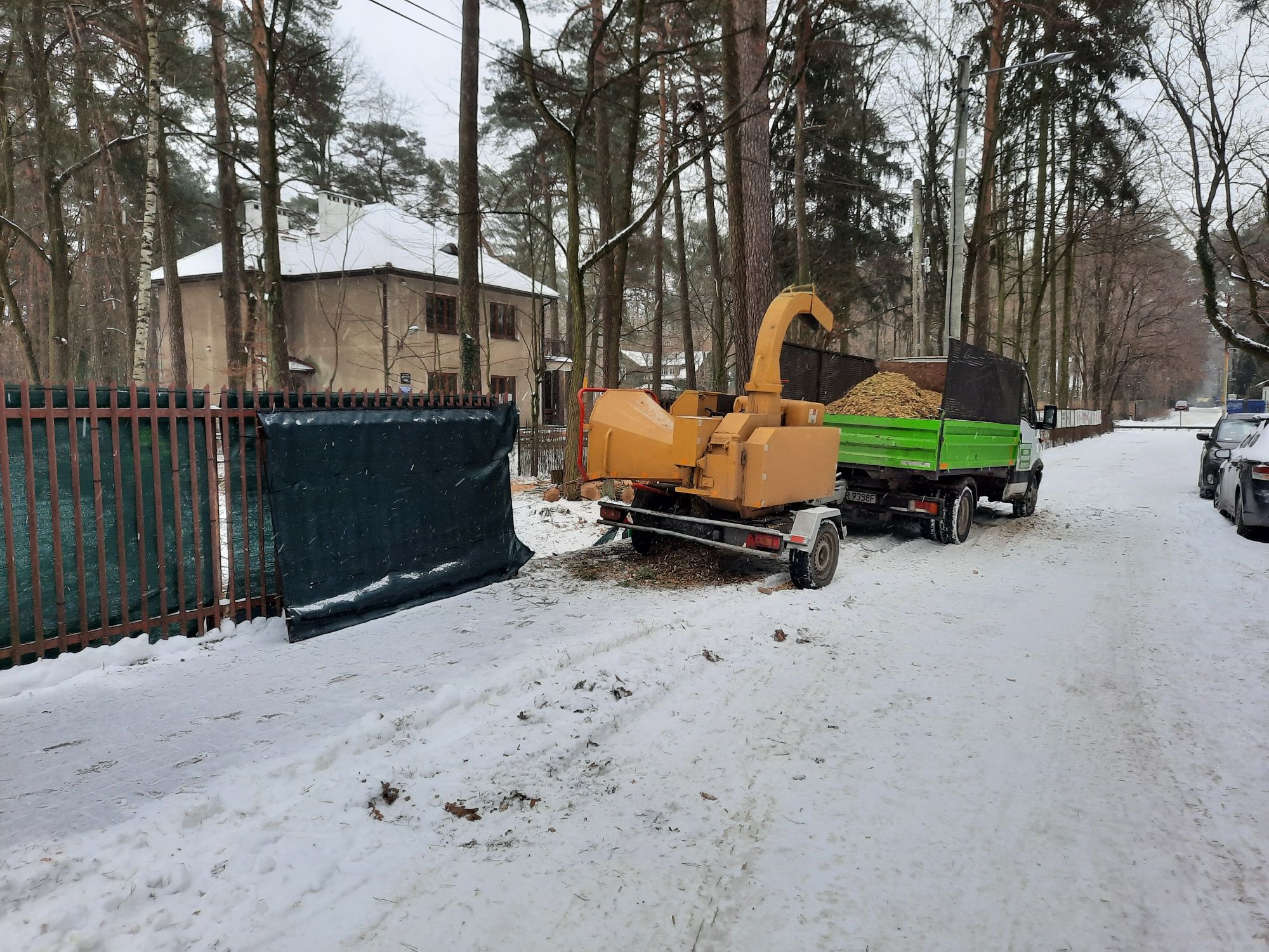Usługi Rębakiem mielenie gałęzi