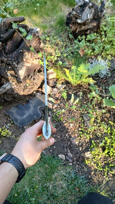 Ręcznie wykuty nóż/kosa/sierp.Knifemaking.Ręcznie rzeźbiona rękojeść.