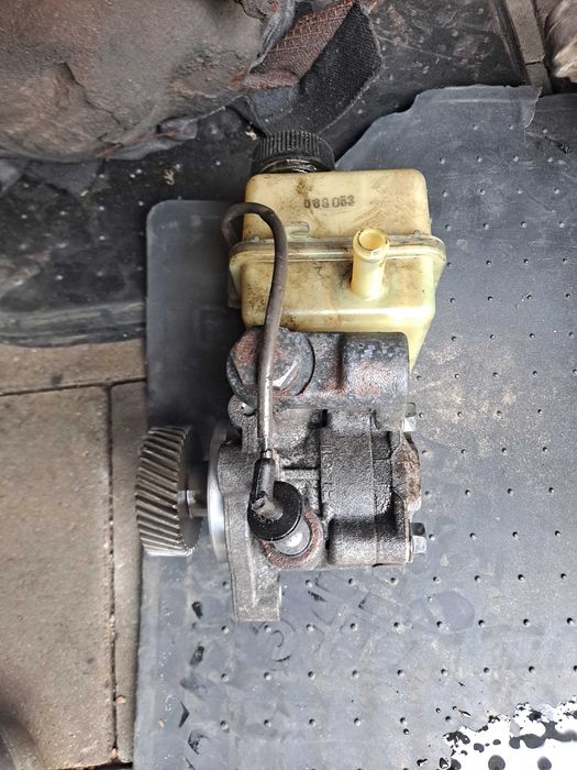 Pompa wspomagania Mazda 6 GG GY 2.0 CITD