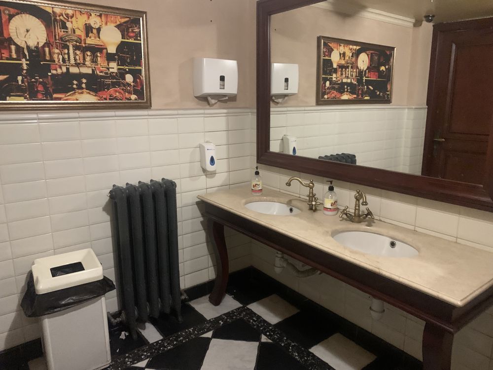 Сдам  Кафе/Ресторан 200м2. Пр Яворницкого .(пр Карла Маркса)