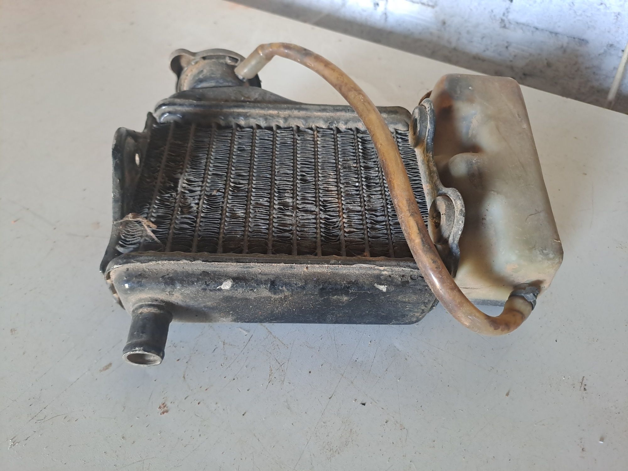 Radiador oriunda de uma Yamaha RZ50