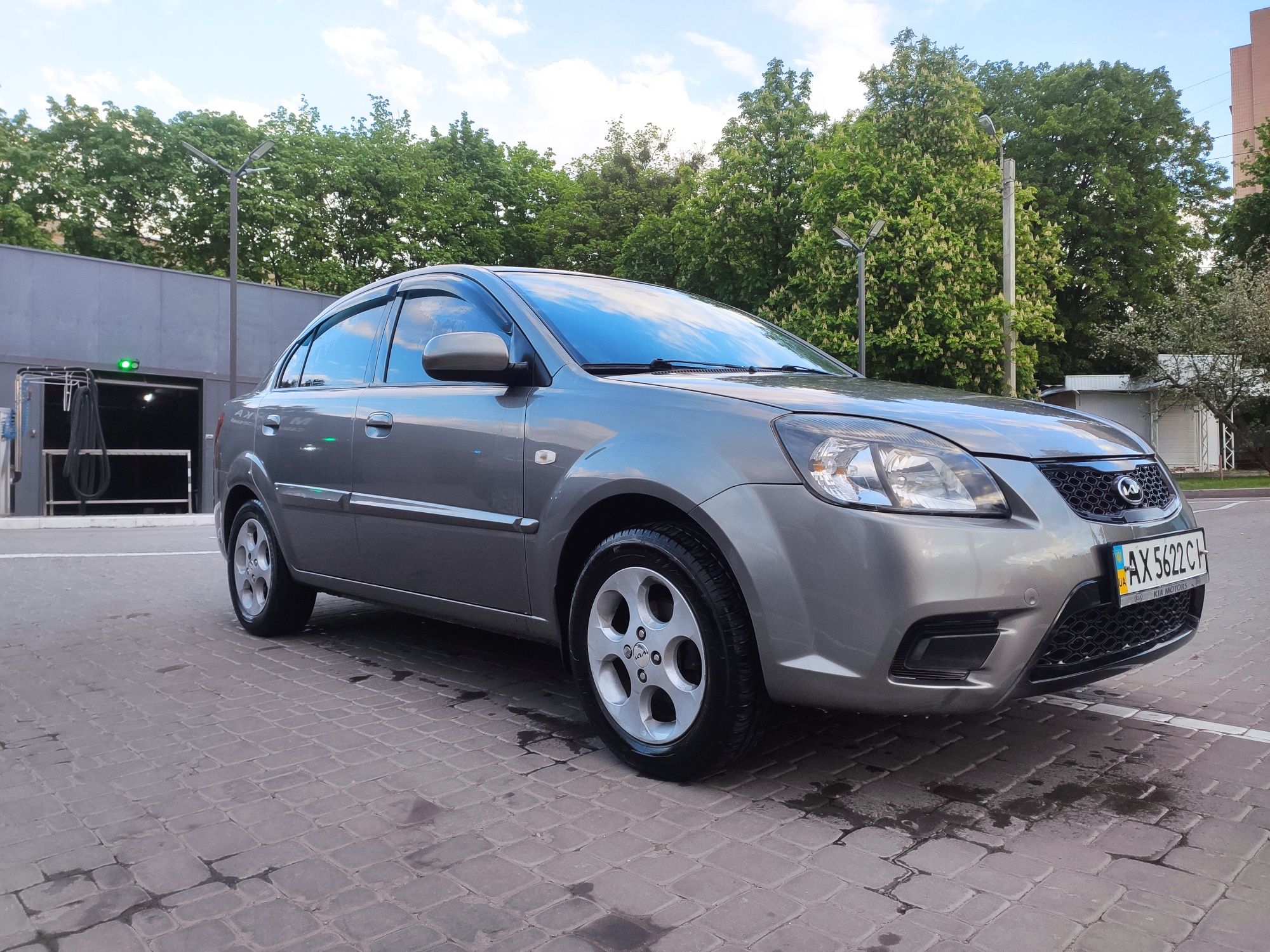 Авто Kia Rio 2011 рік(Власник з салону)