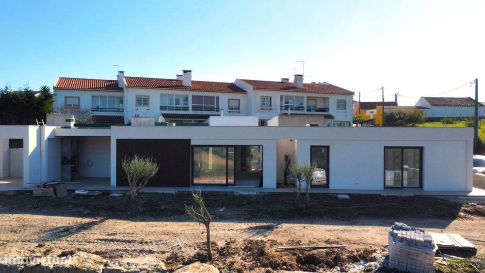 Moradia V3 Térrea com Piscina - Próximo da Praia da Areia Branca