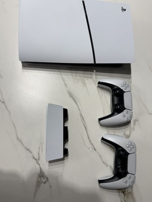 Пс5 диджитал майже нова +(комплект)