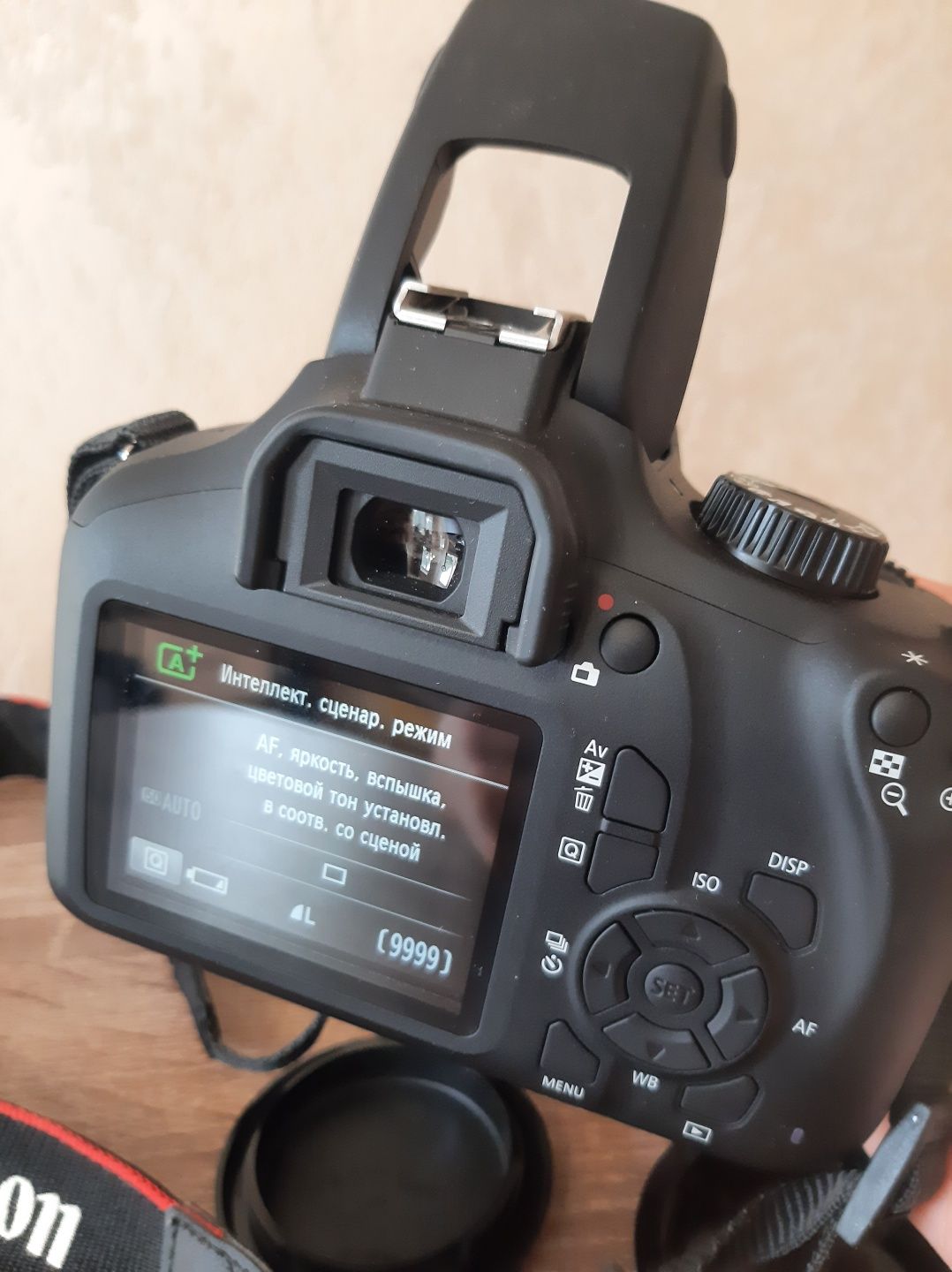 Дзеркальна камера Canon eos 4000d Матрица Разрешение матрицы18 МпРаз