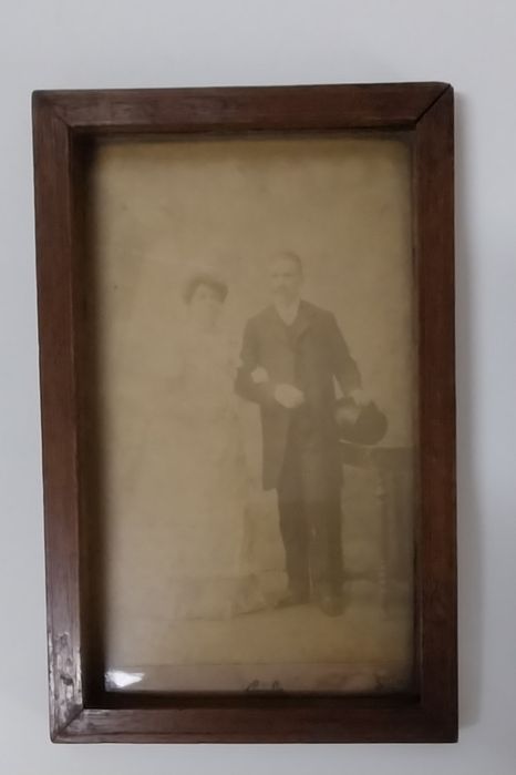 Moldura antiga em madeira exótica nobre