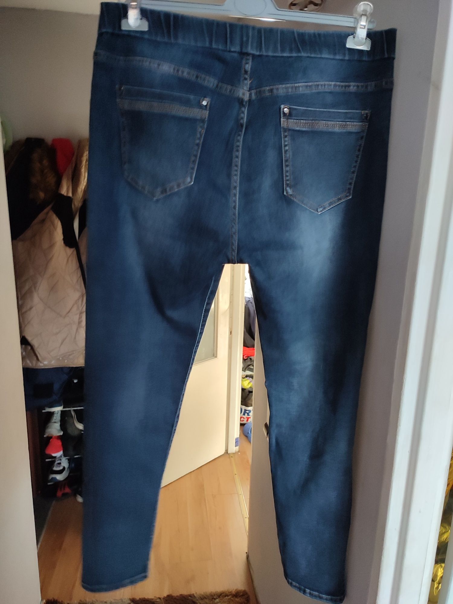 Elastyczne spodnie jeans 48 50