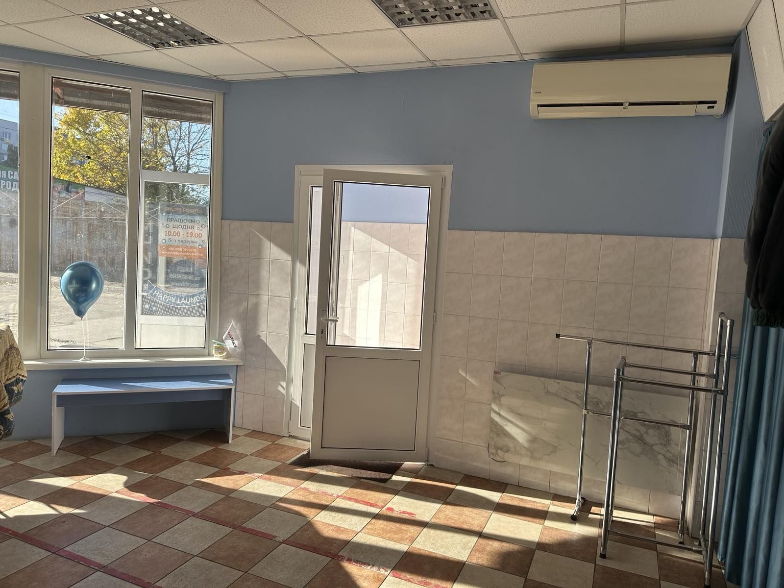 Продаж приміщення на Ярославському ринку