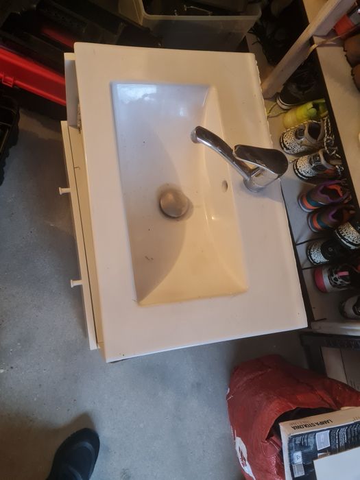 Zlew łazienkowy szafka bateria umywalkowa