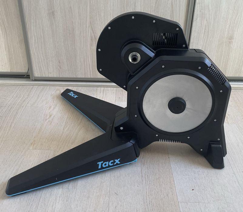Trenażer rowerowy Tacx Flux 2 Smart Zwift Play