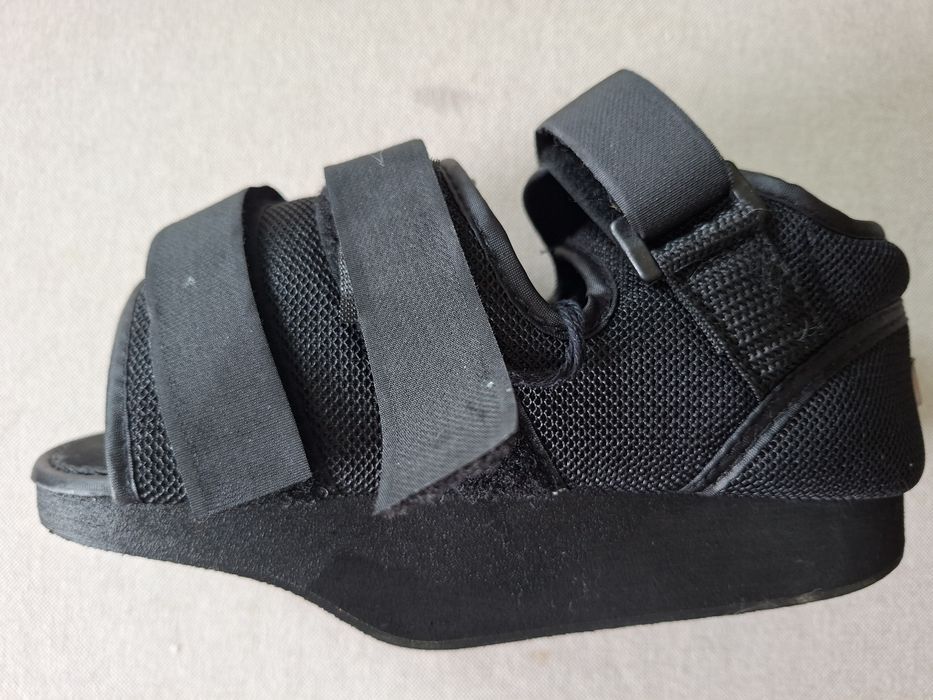 Qmed but ortopedyczny S, 36-37, pooperacyjny, odciążający