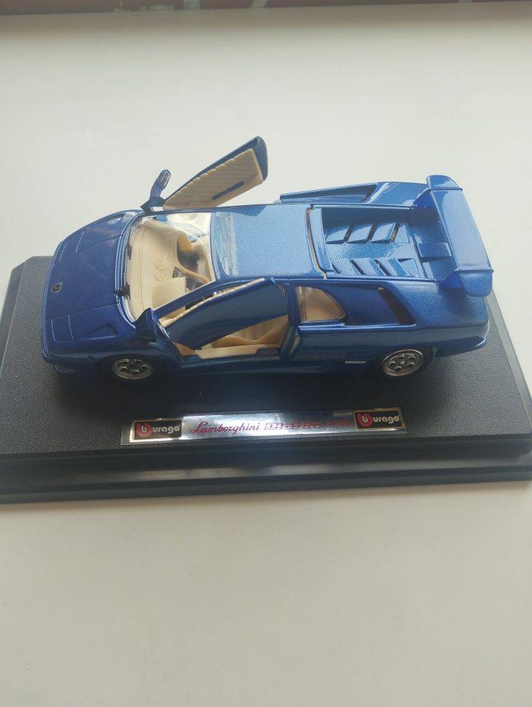 Miniatura Lamborghini Diablo 1990 - Bburago 1:24 (Com caixa)