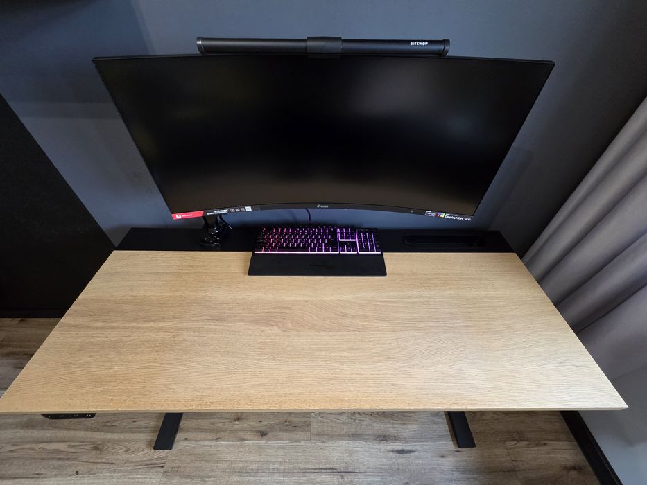 Biurko IKEA MITTZON, ektryczne, kolor dąb/czarny, 140x60 cm