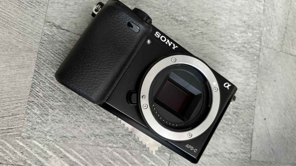 Sony alfa 6000 bezlusterkowy cyfrowy