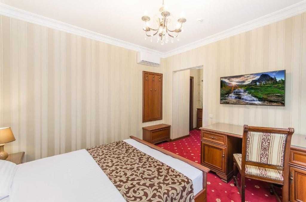Подобова оренда номеру для 2-х поряд з метро Олімпійська.