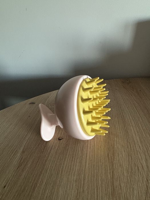 Szczotka masażer do skóry głowy