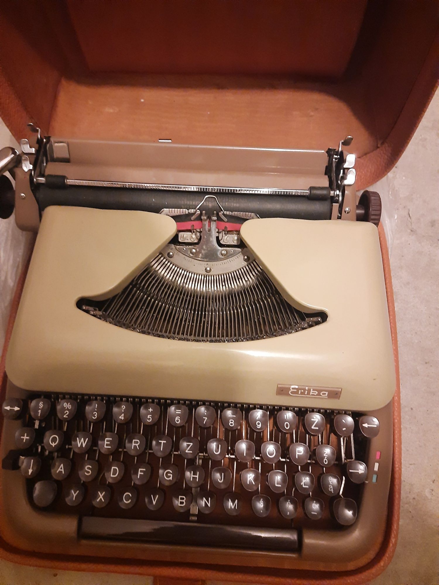 Maszyna do pisania Erica sprawna