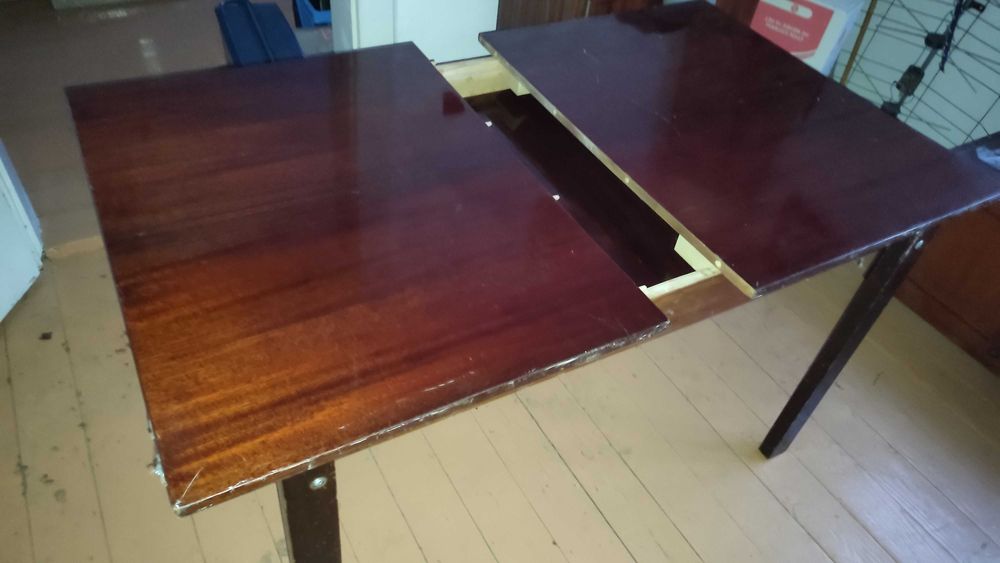 Розкладний стіл трансформер