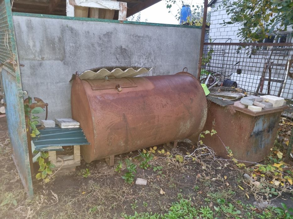 Діжка металева на тону