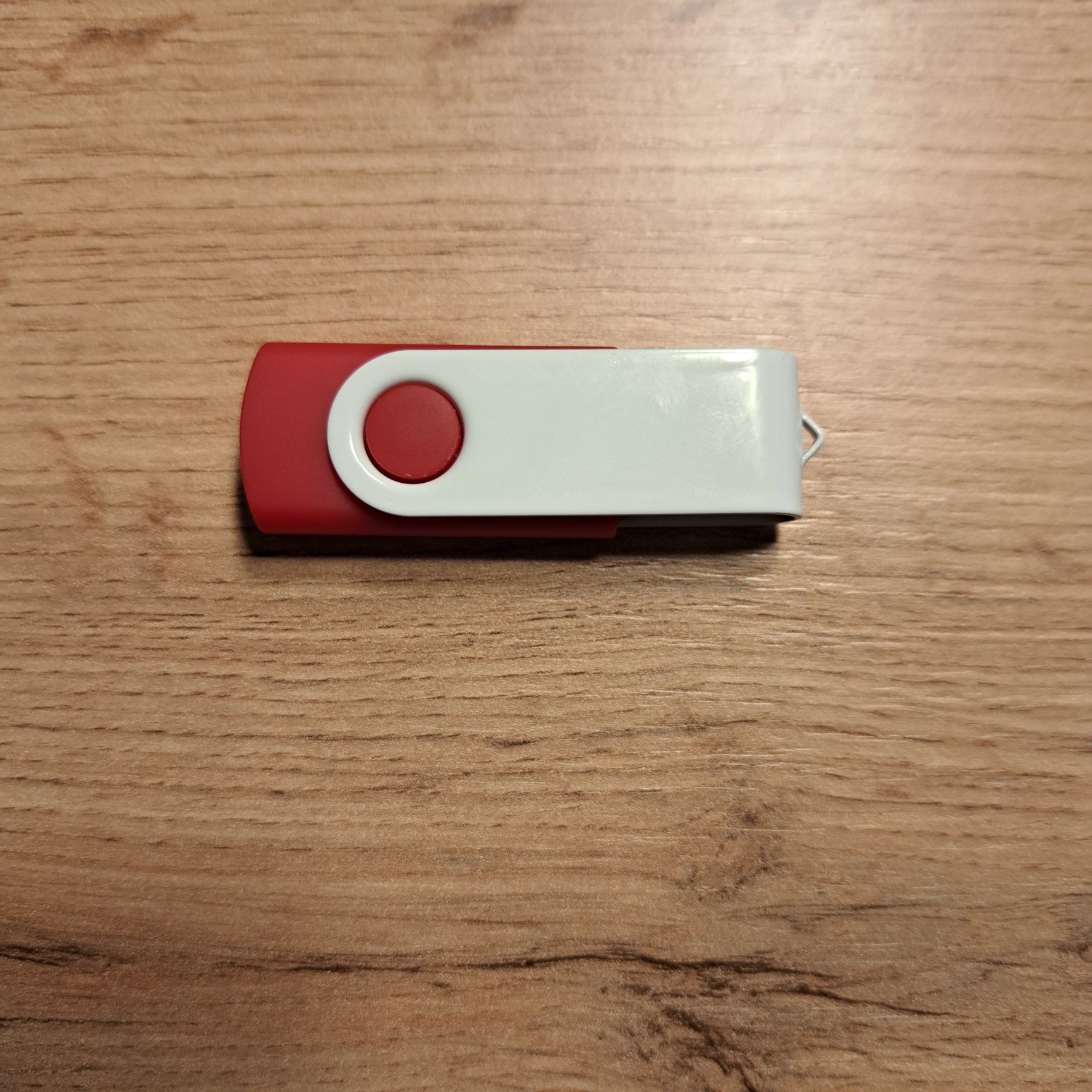 3 sztuki Nowy pendrive 4 GB z Niemiec