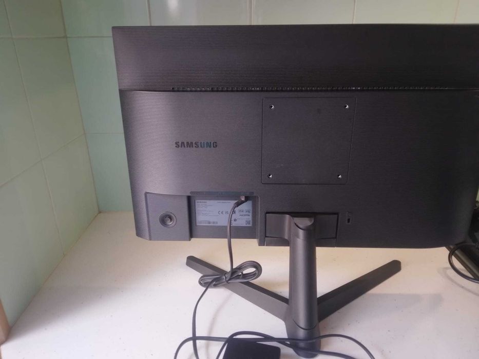 Monitor Samsung S24C310EAU – como novo