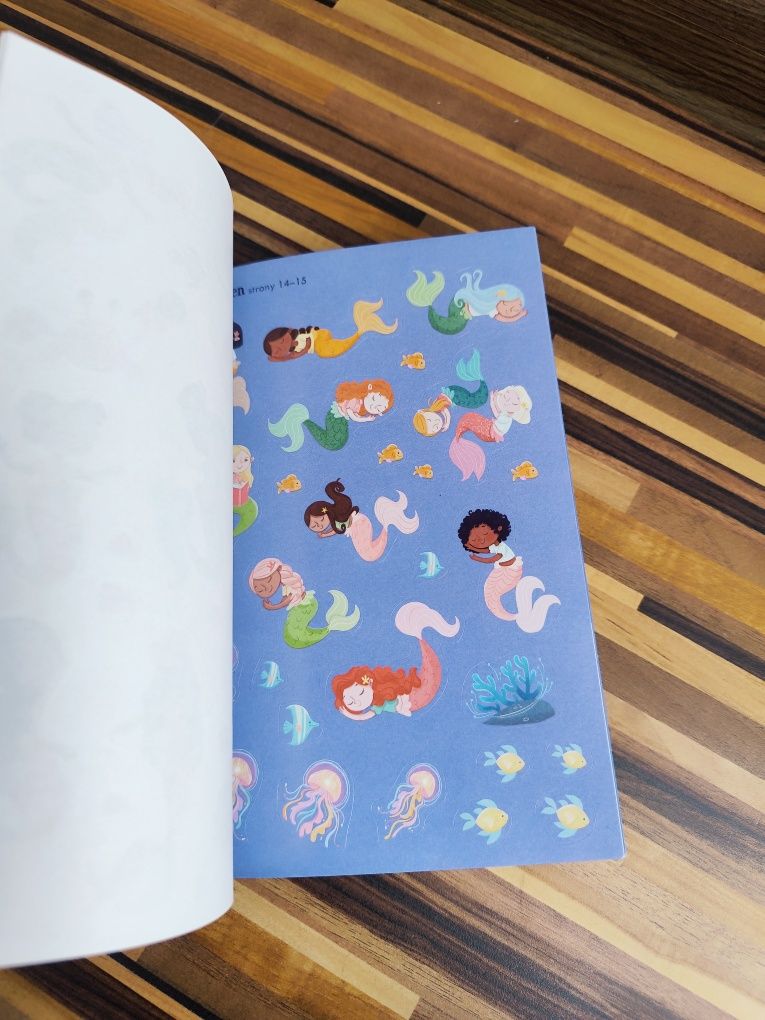 Unikat Usborne Lubię naklejać. Syrenki  Książka z naklejkami