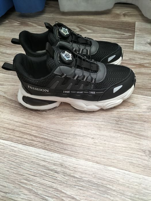 Кросівки для дівчинки