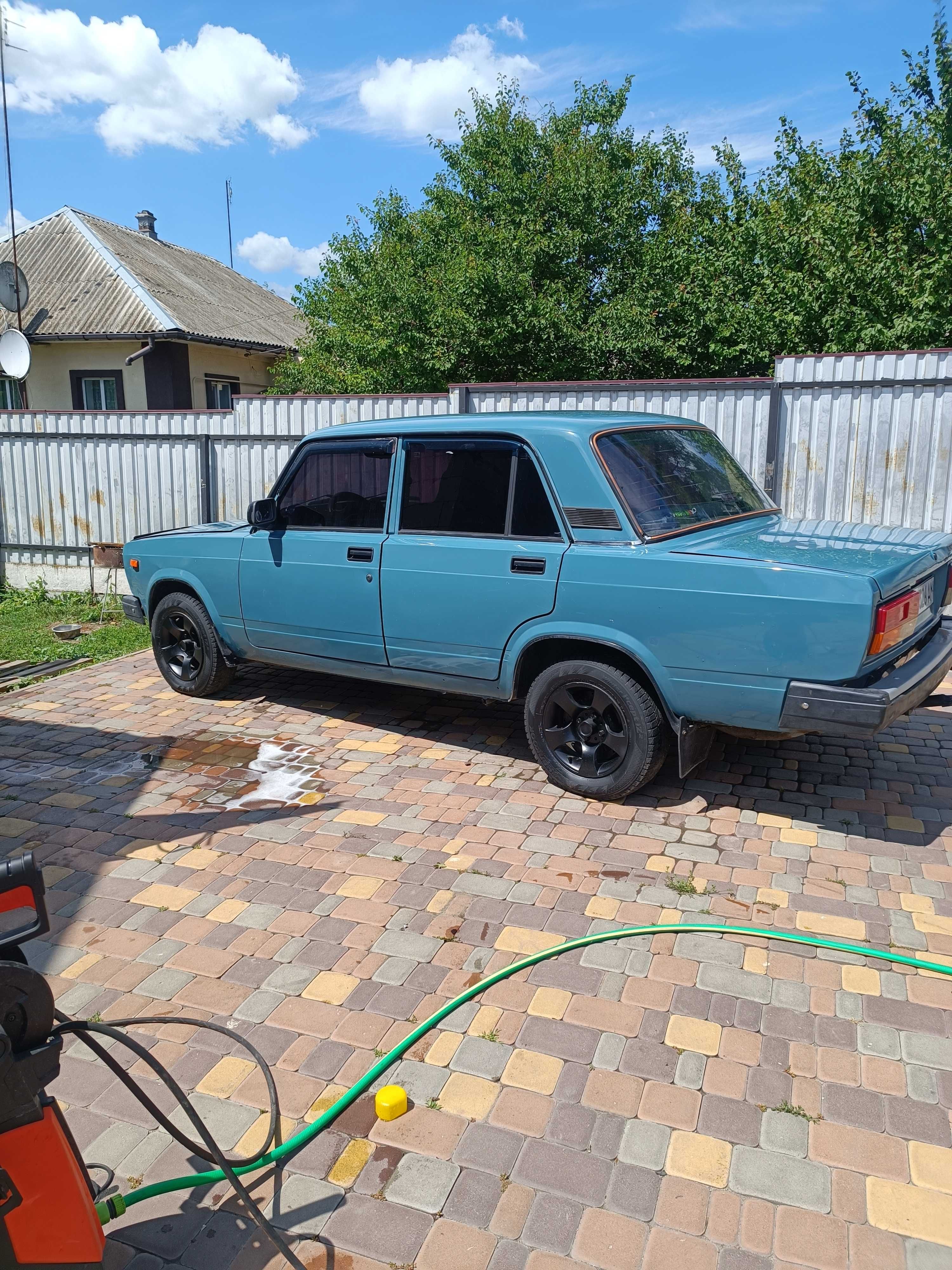 Автомобіль ВАЗ 2107