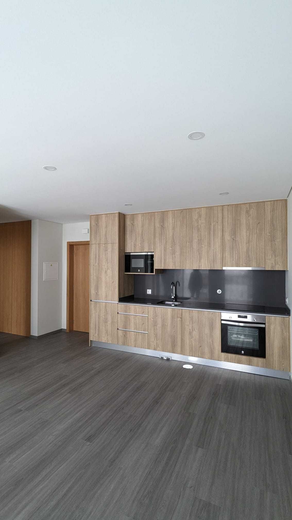 Apartamento T1 Semi-Novo