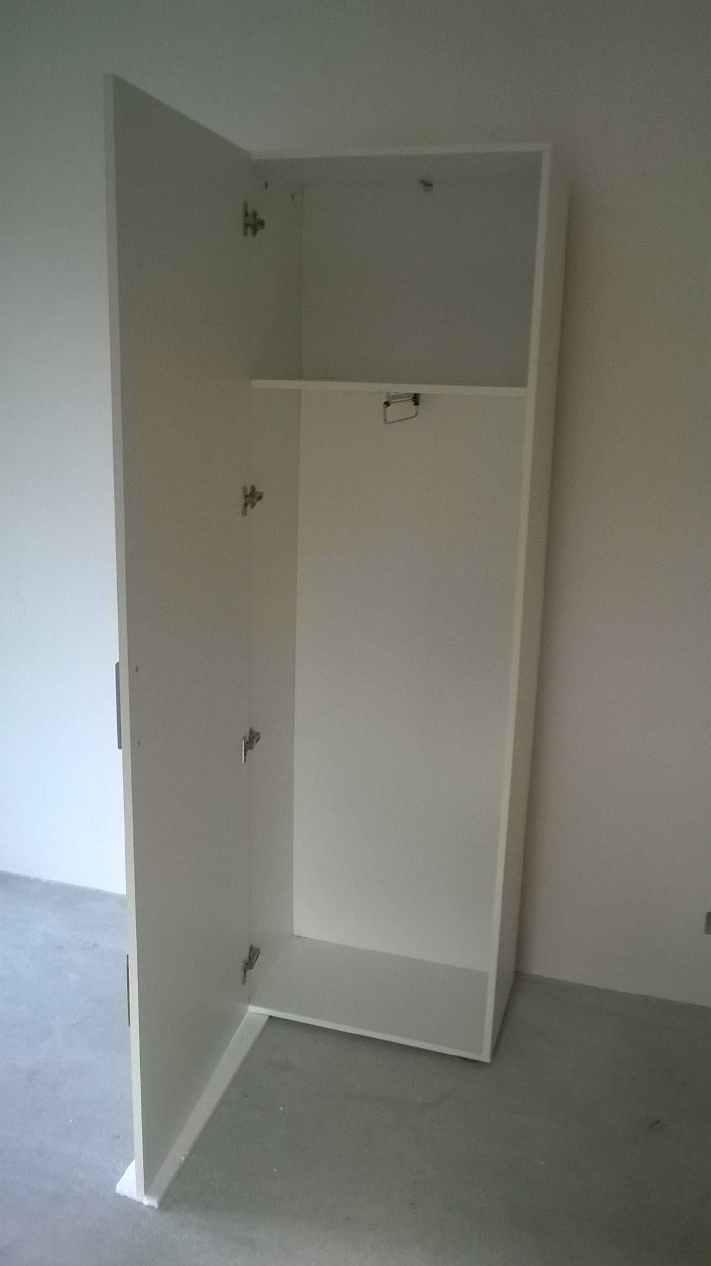 Bari biała garderoba z lustrem 135x190x37 Nowa